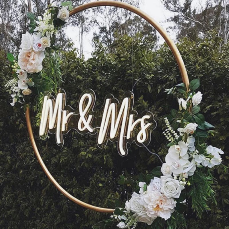 Mr & Mrs Neon Sign In Circle